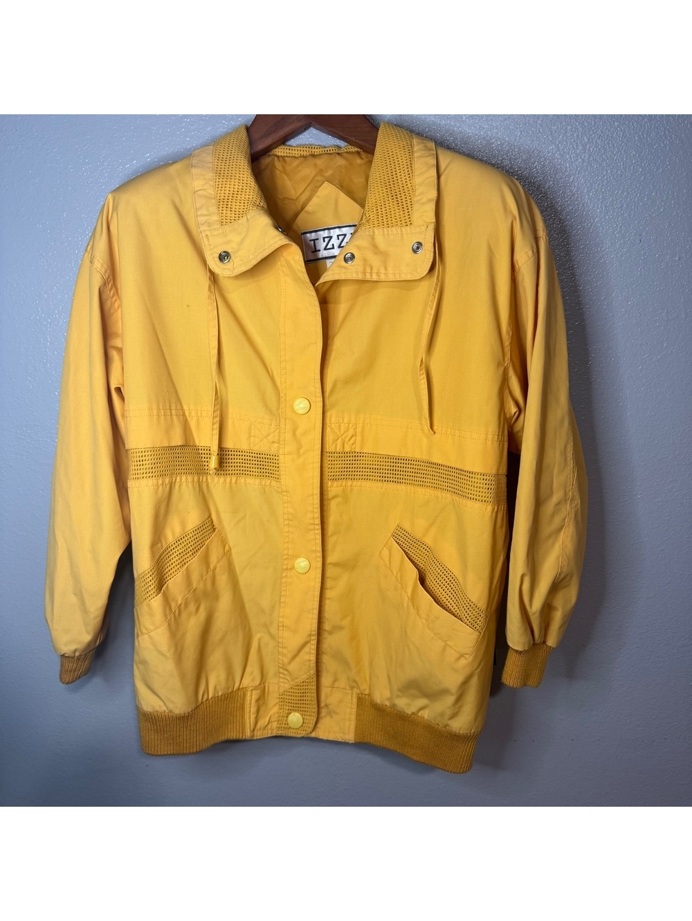 Vintage Izzi Yellow Windbreaker Jacket Women’s Medium Mesh Trim Hooded Coat